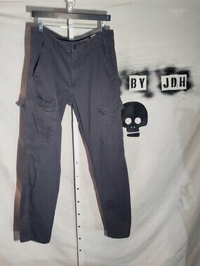 Wrangler Relaxed Fit Cargo Pants in Gray Size 32w